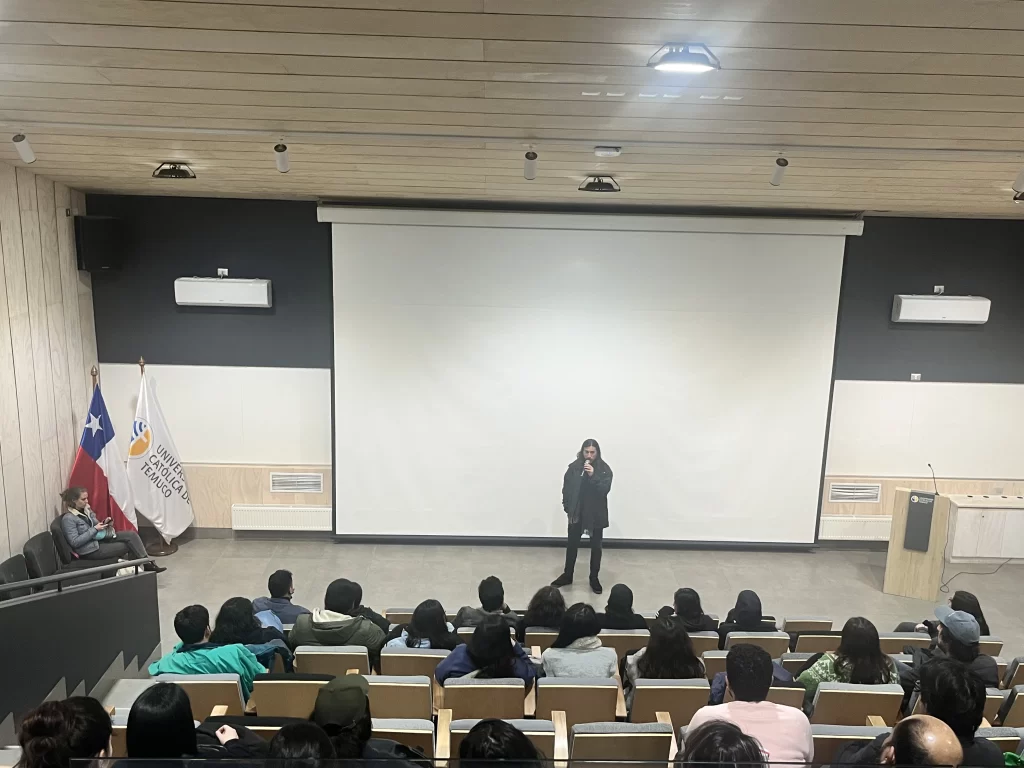 Vinko Tomicic en la presentación de la película imagen de la película El ladrón de perros