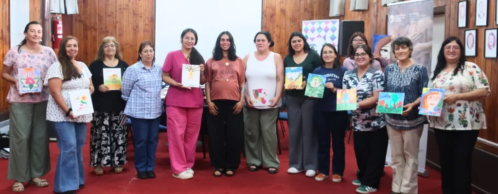 Foto participantes del taller de arteterapia