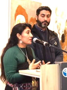 Autores dando el discurso de bienvenida