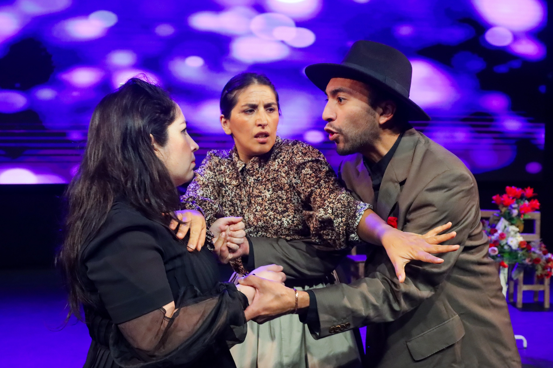 imagen del elenco de teatro uct